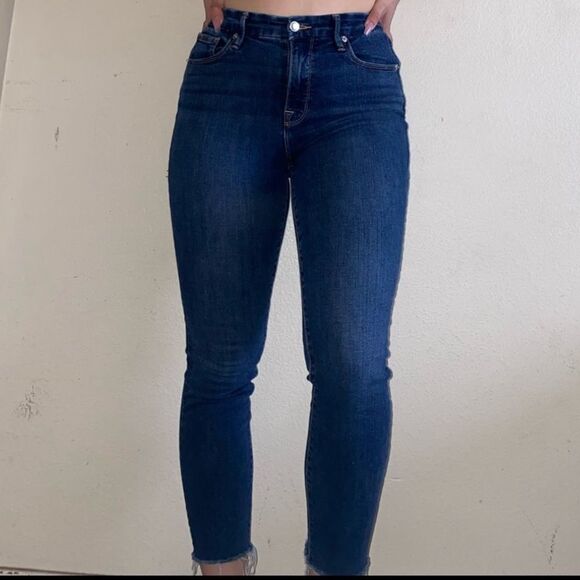 Good American Denim - Good American Good Legs Dark Wash Stretchy Crop Raw Hem Blue Jeans